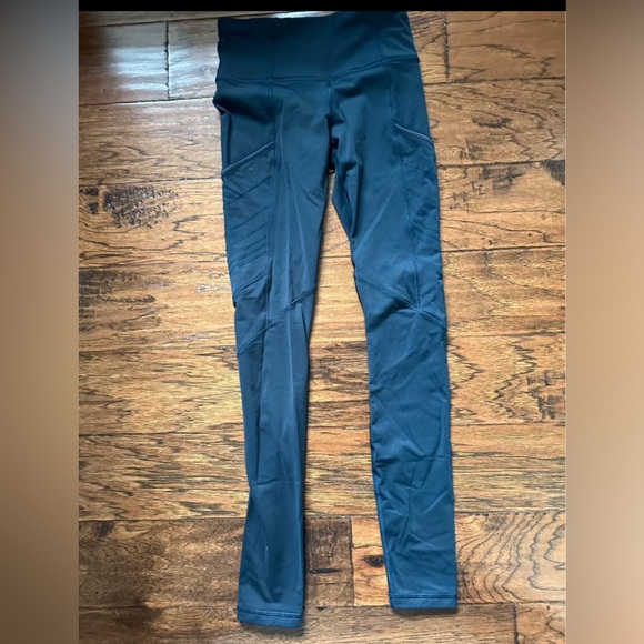 Lululemon all in the right places 5 pocket like new condition - Picture 5 of 7